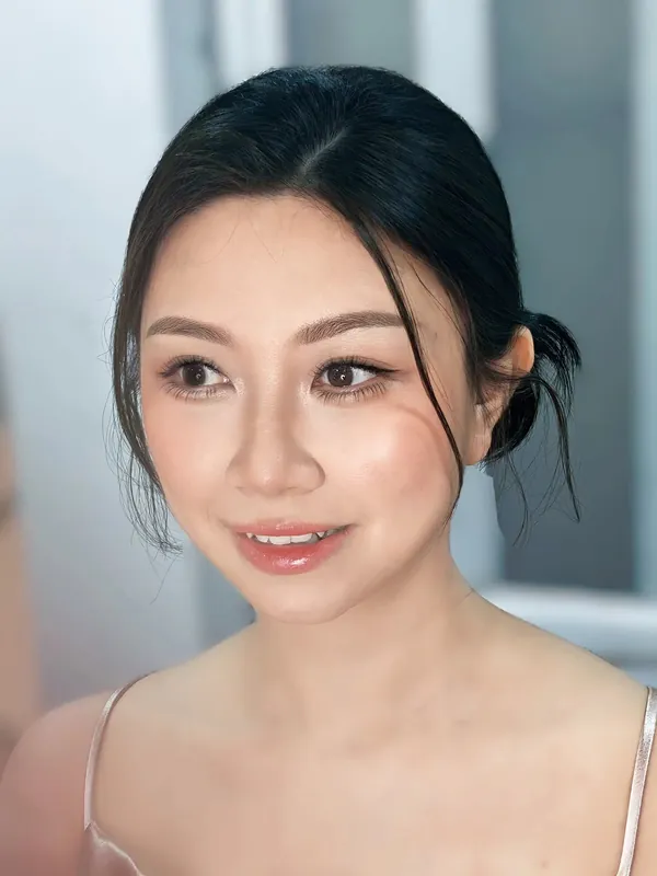 Natural glam makeup with soft lashes and glossy nude lip by THEENG, makeup artist in Kuantan