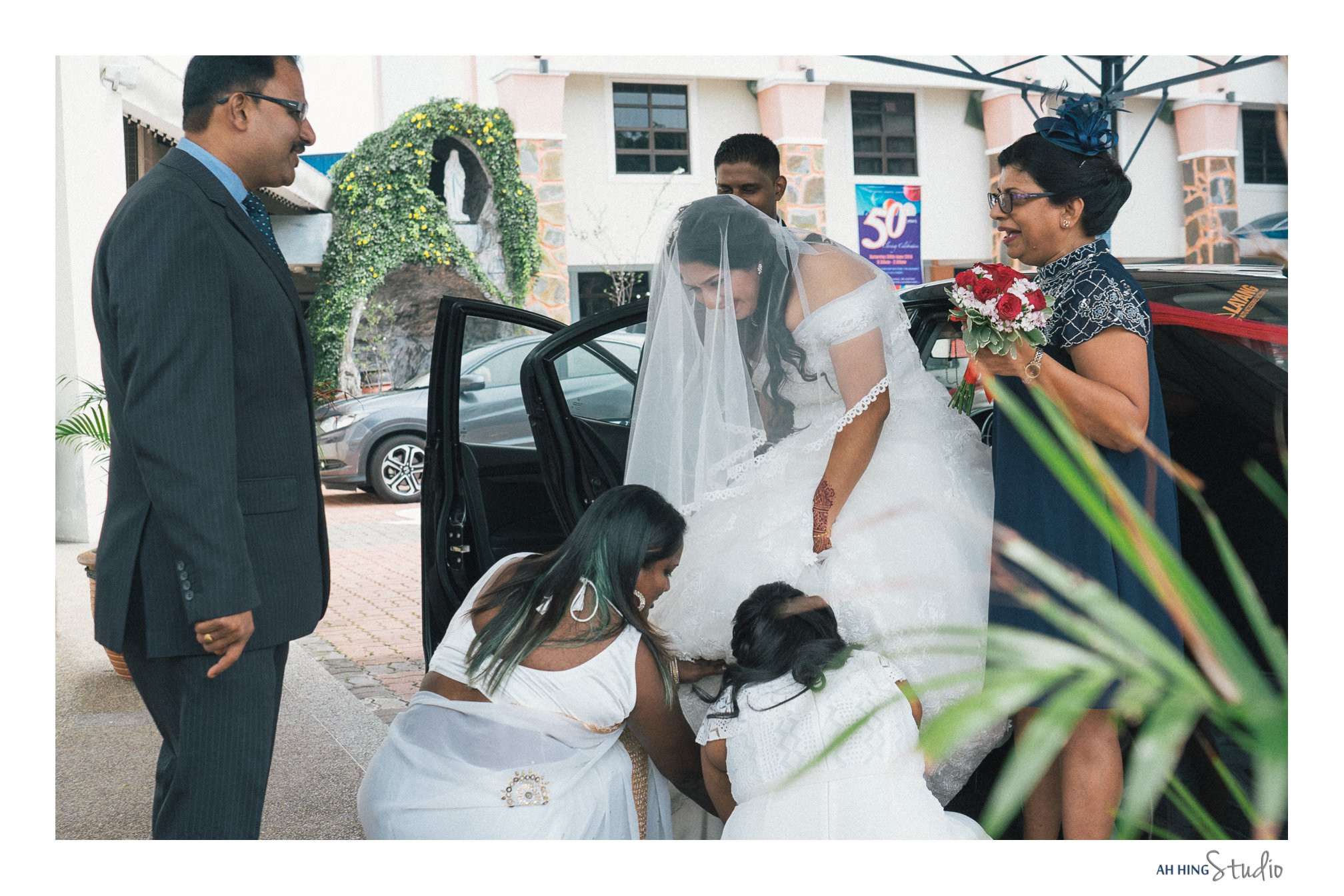 Adrian & Sandra bridal party group portrait, natural movement frame 05, by Famous Bridal Kuantan