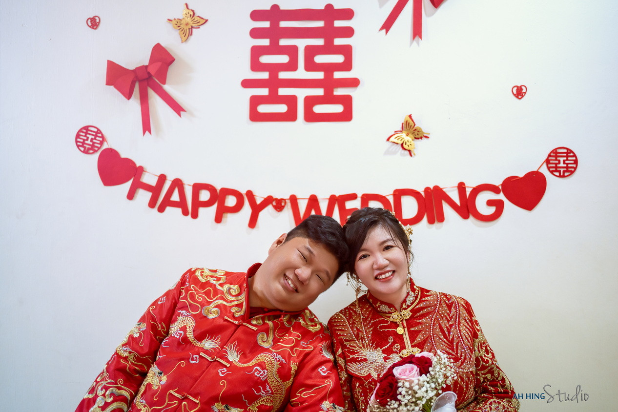 Chang Hong & Siew Nee candid wedding celebration moment, story opener frame 09, by Famous Bridal Kuantan