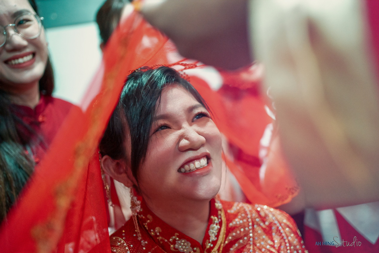 Chang Hong & Siew Nee groom preparation photography, natural movement frame 13, by Famous Bridal Kuantan
