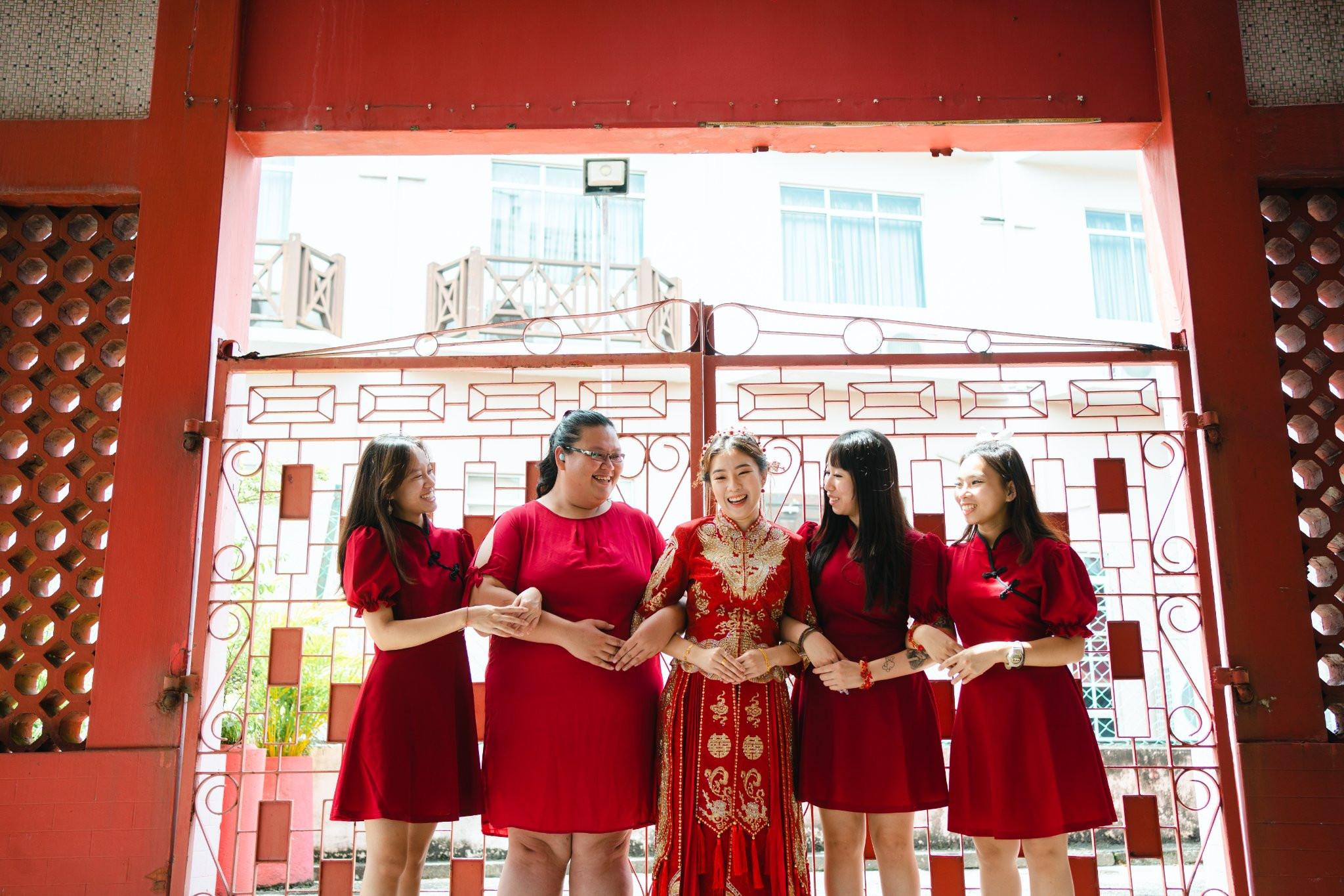 Jhonny & Michele guest candid wedding photo, quiet in-between moment frame 18, by Famous Bridal Kuantan