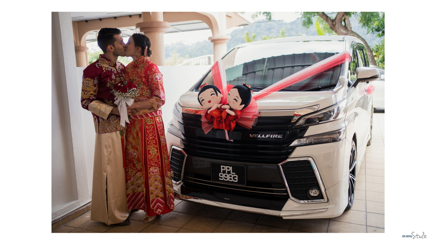 Mani & Hui Min complete, family-centred and documentary actual day wedding photography by Famous Bridal Kuantan