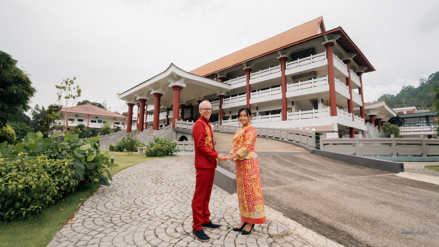 Michel & Yee Ning candid wedding celebration moment, story opener frame 09, by Famous Bridal Kuantan