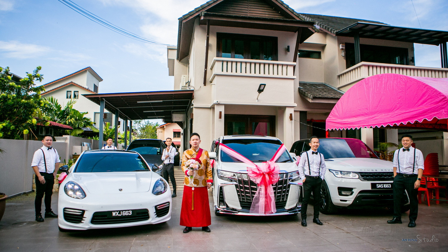 Sam & Jen family group wedding photo, celebration rhythm frame 15, by Famous Bridal Kuantan