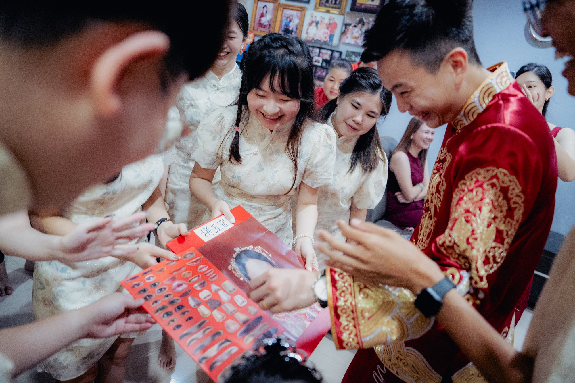 Song Run & Sue Xin bridal bouquet and gown detail, story opener frame 97, by Famous Bridal Kuantan