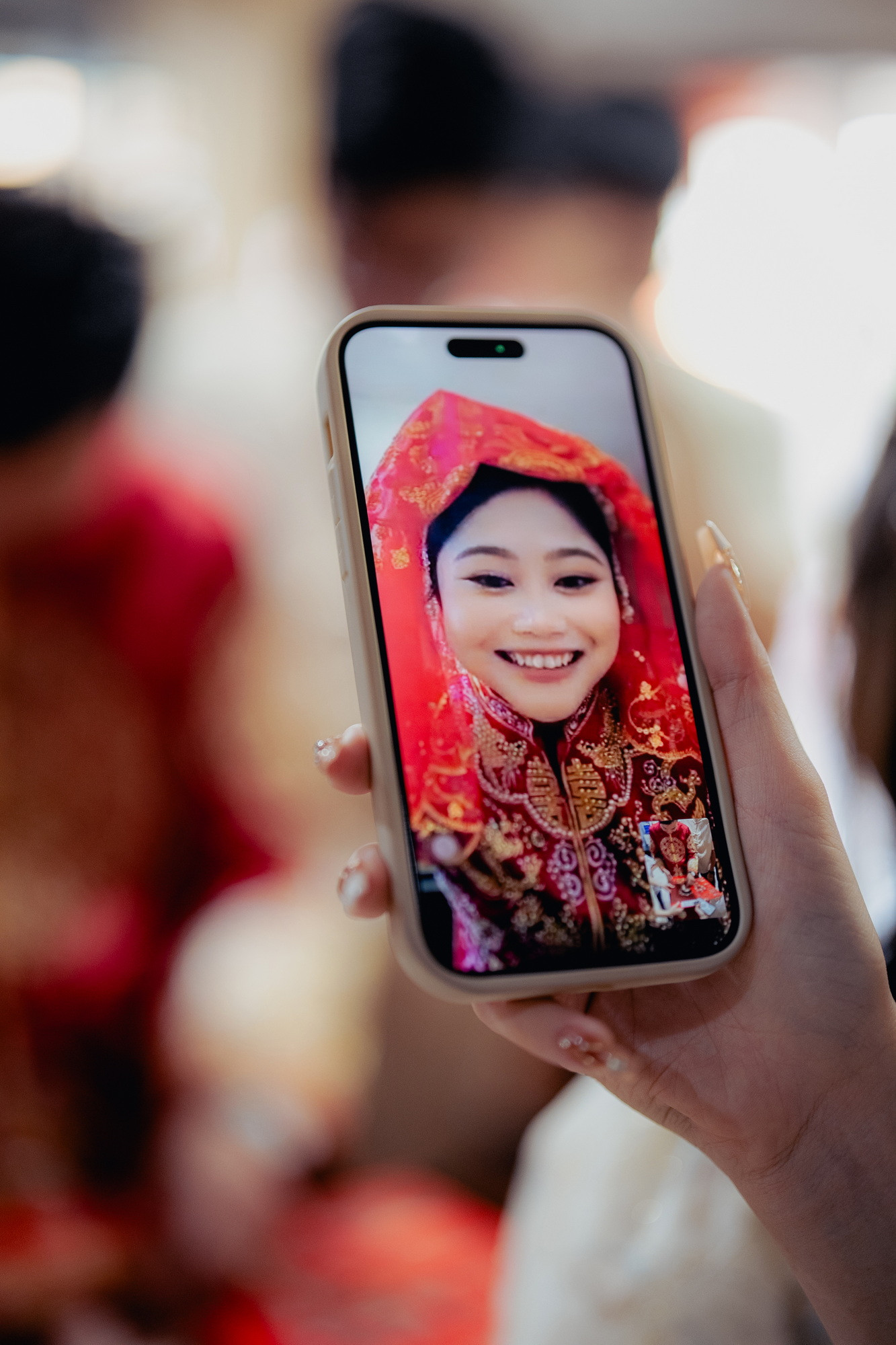 Song Run & Sue Xin bridal party group portrait, story opener frame 25, by Famous Bridal Kuantan