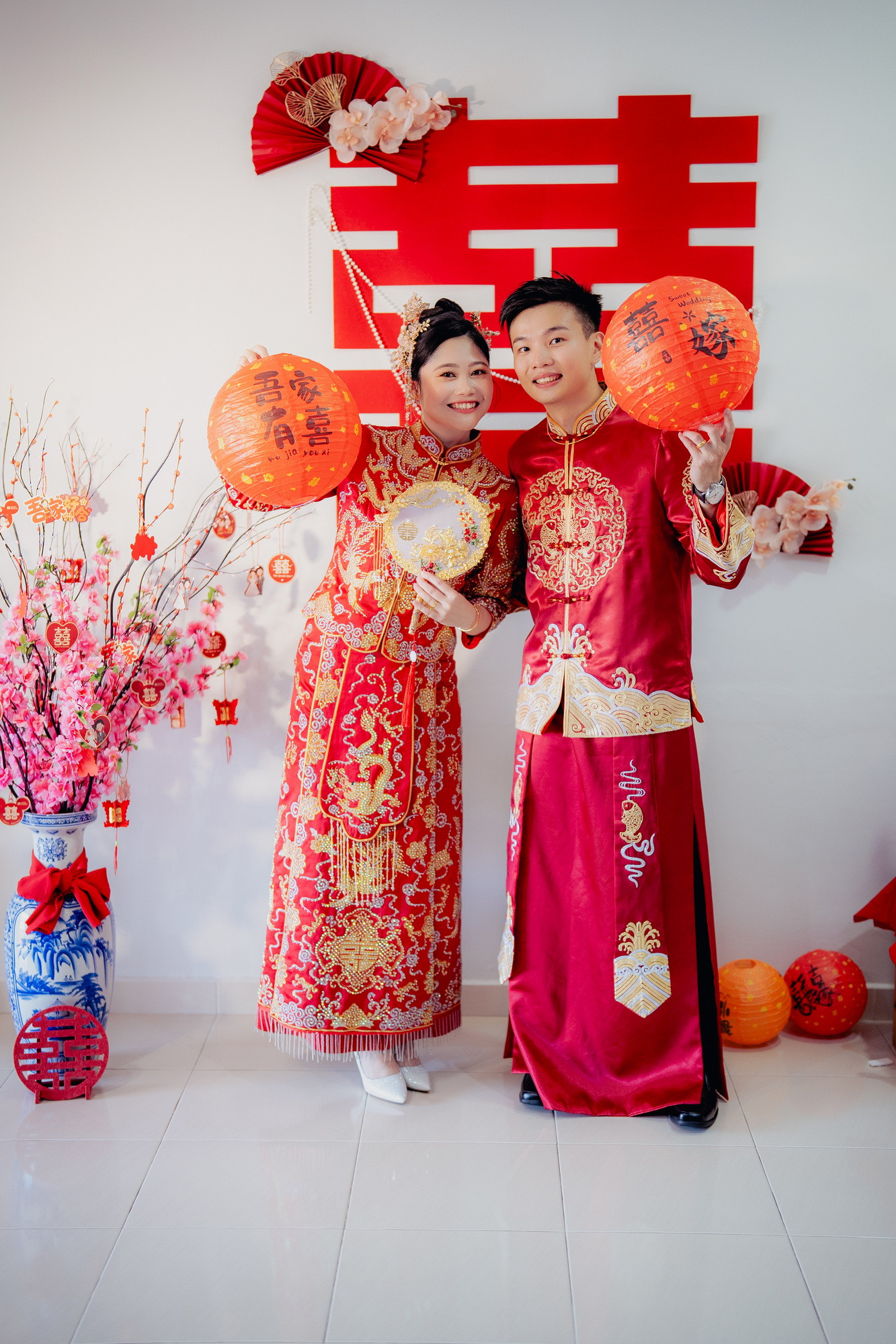 Song Run & Sue Xin bridal party group portrait, story opener frame 65, by Famous Bridal Kuantan