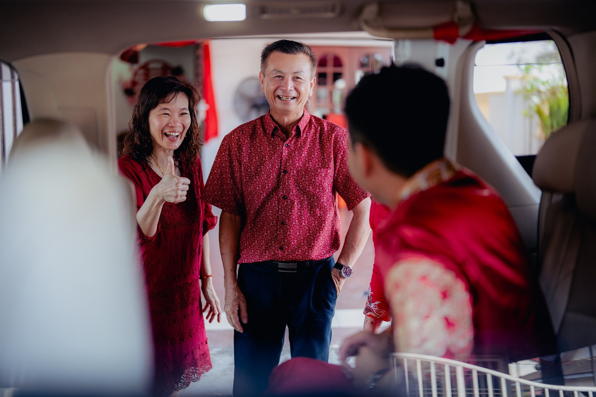 Song Run & Sue Xin family blessing wedding portrait, guided portrait sequence frame 06, by Famous Bridal Kuantan