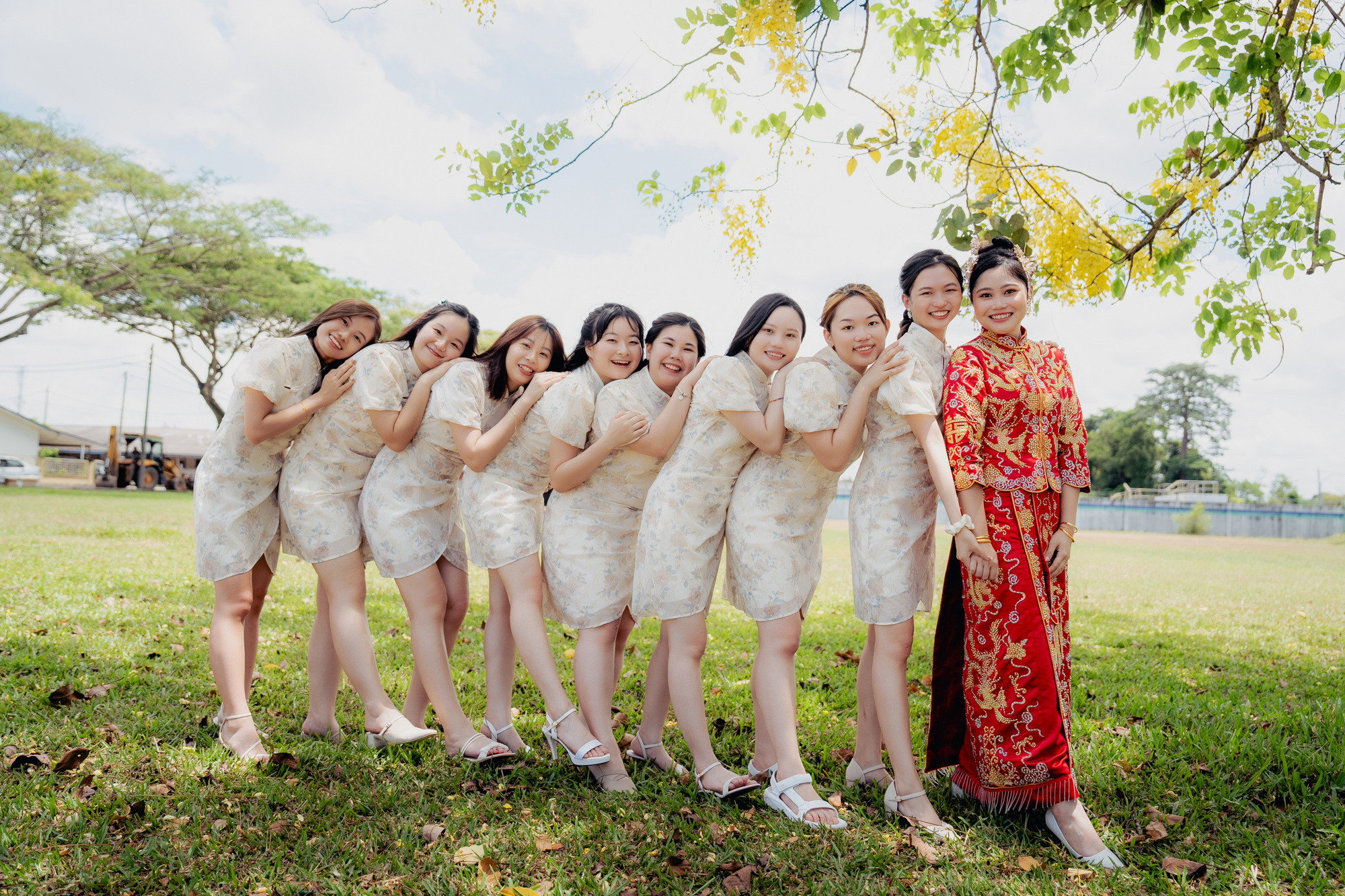 Song Run & Sue Xin family blessing wedding portrait, guided portrait sequence frame 126, by Famous Bridal Kuantan