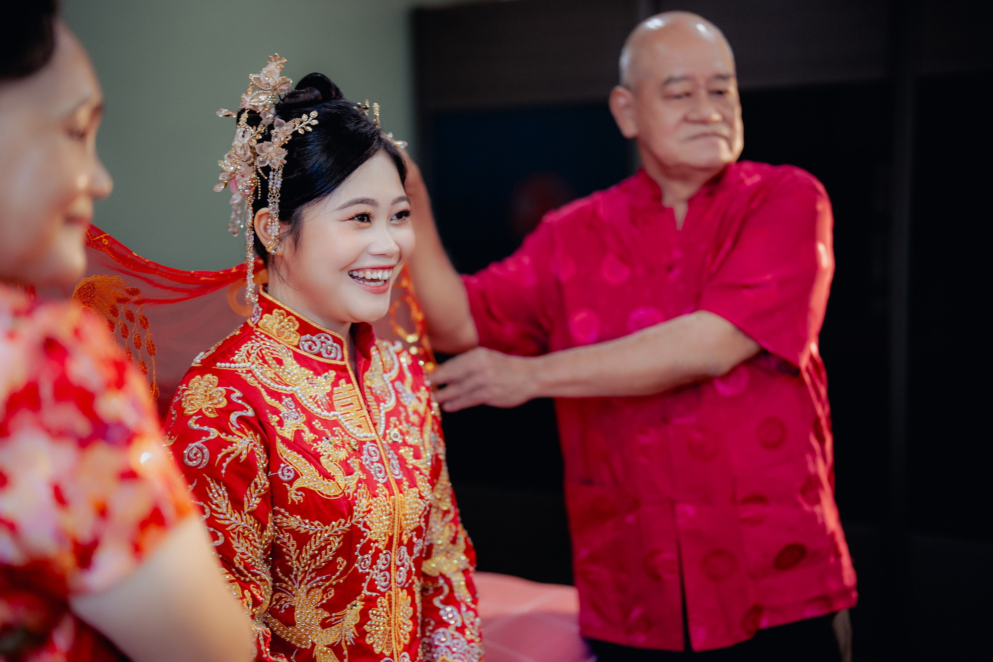 Song Run & Sue Xin quiet couple portrait on wedding day, family memory frame 11, by Famous Bridal Kuantan