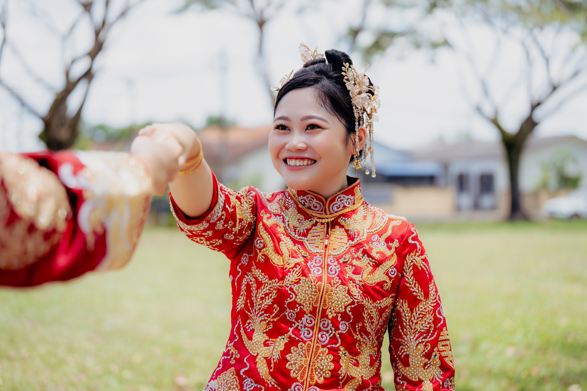 Song Run & Sue Xin quiet couple portrait on wedding day, family memory frame 91, by Famous Bridal Kuantan