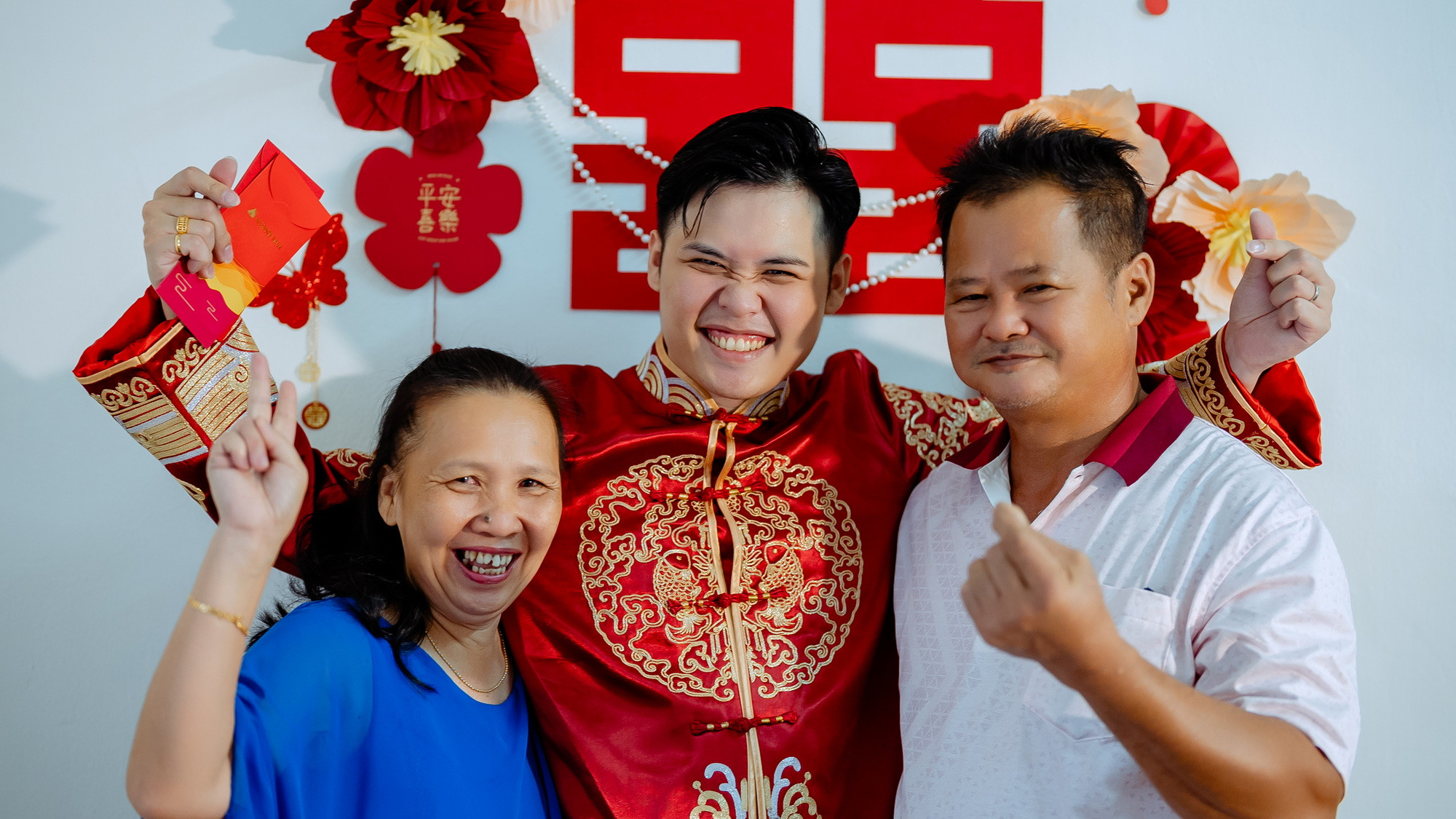 Su Leng & Sook Yin bridal party group portrait, story opener frame 25, by Famous Bridal Kuantan