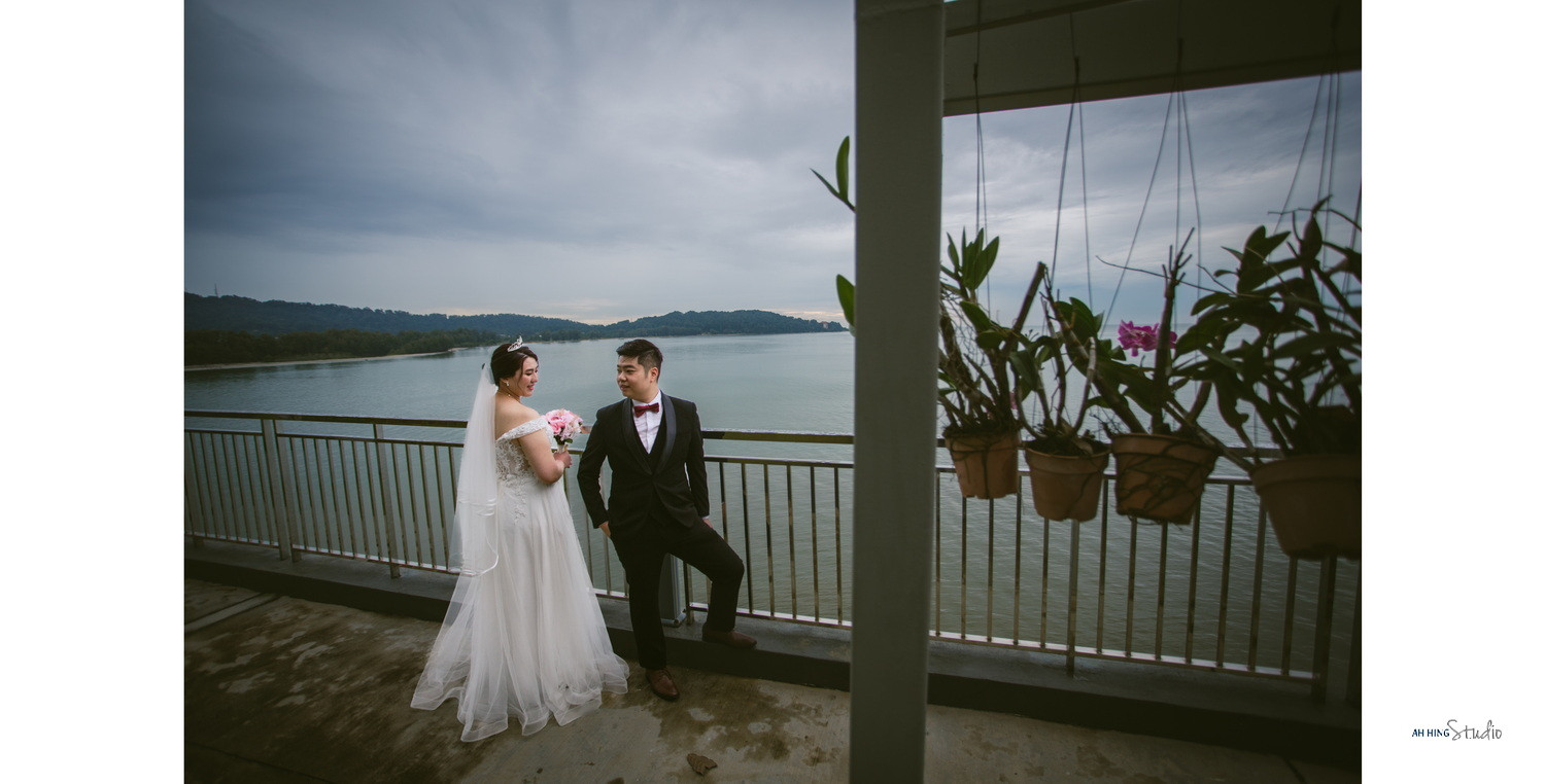 Yit Loong & Diana bridal party group portrait, story opener frame 65, by Famous Bridal Kuantan