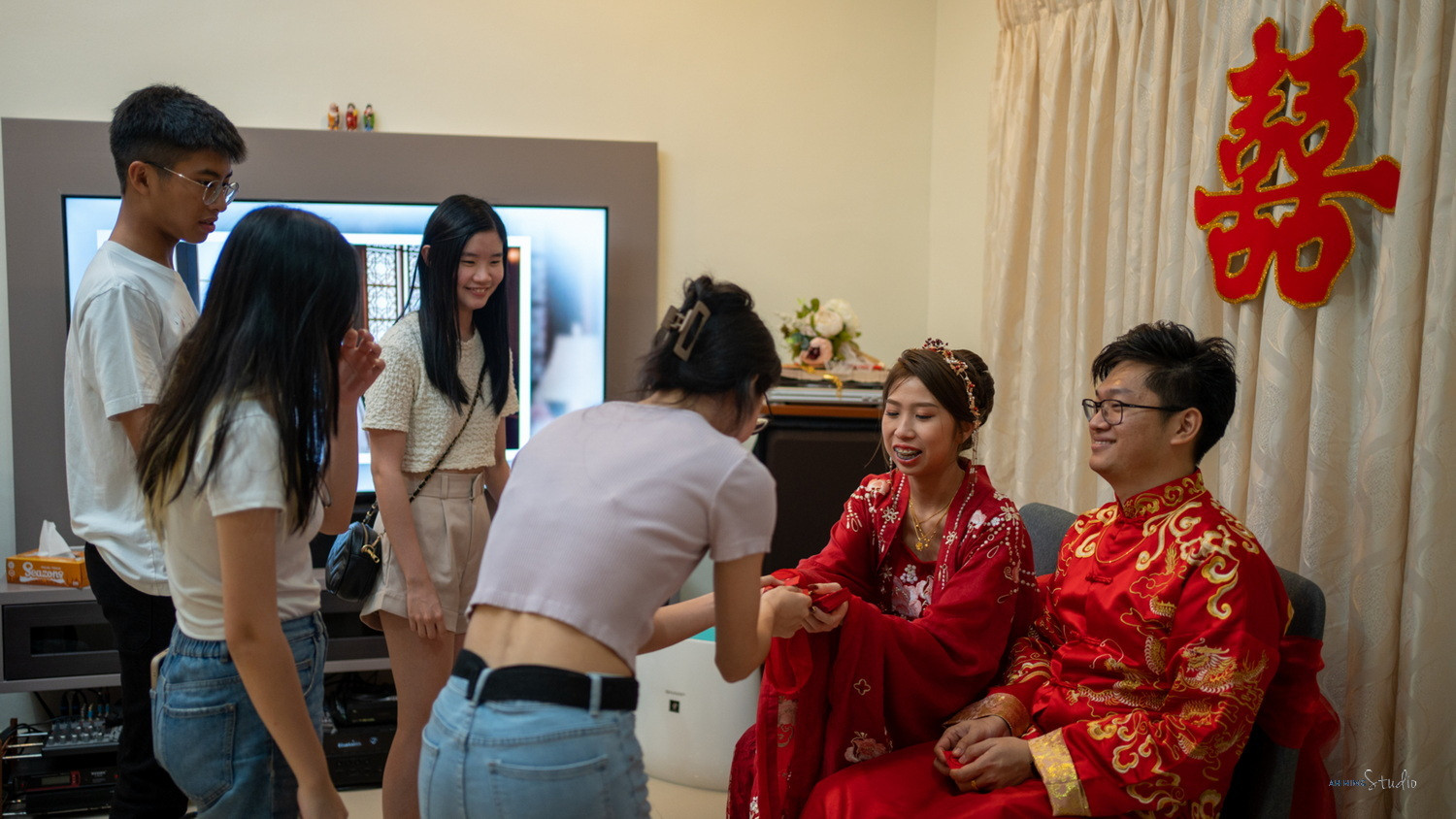 Zhen Hui & May Lee natural bride and groom portrait, guided portrait sequence frame 142, by Famous Bridal Kuantan