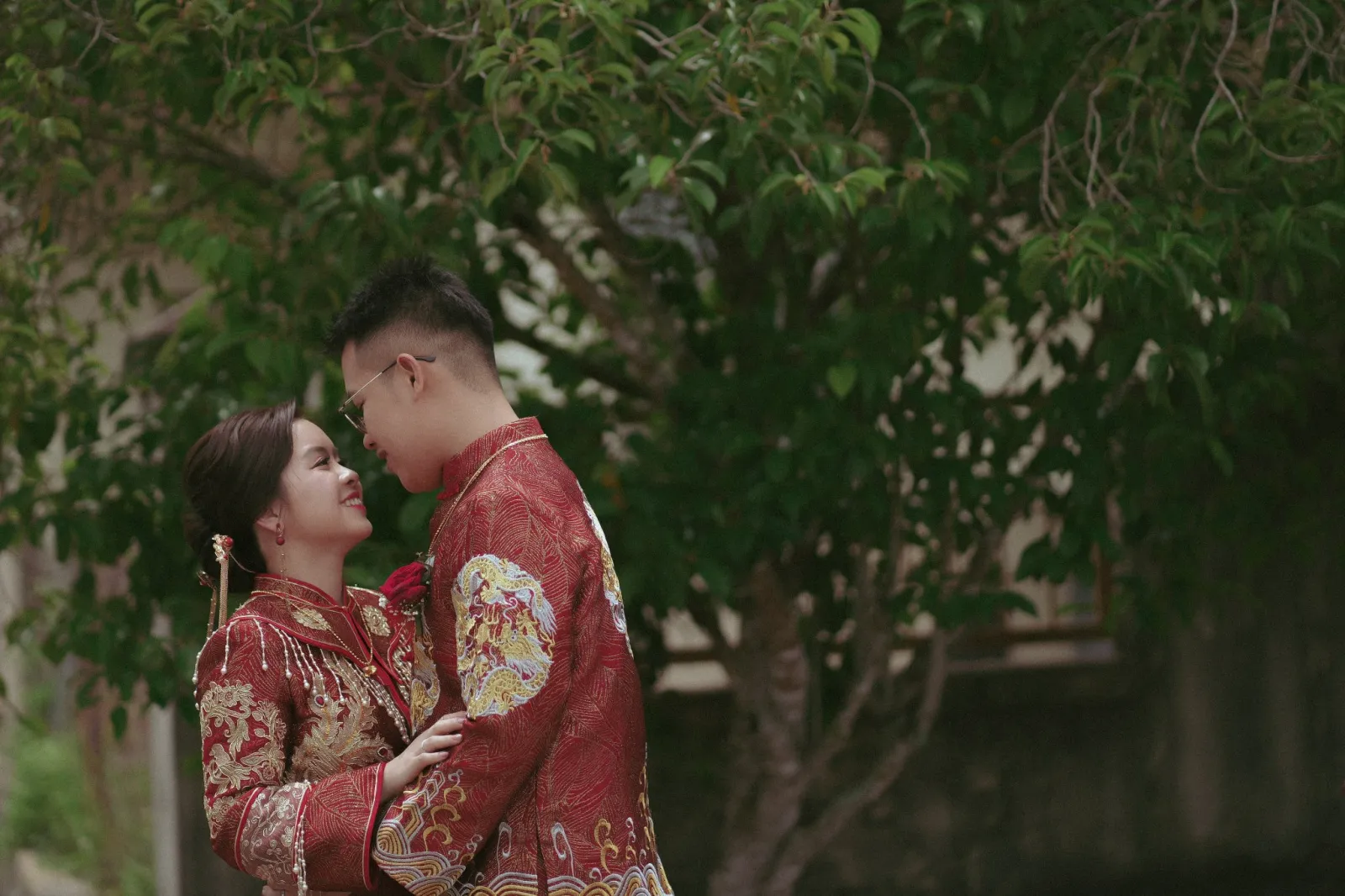 Chun & Kelly opening wedding-day documentary moment, story opener frame 01, by Famous Bridal Kuantan