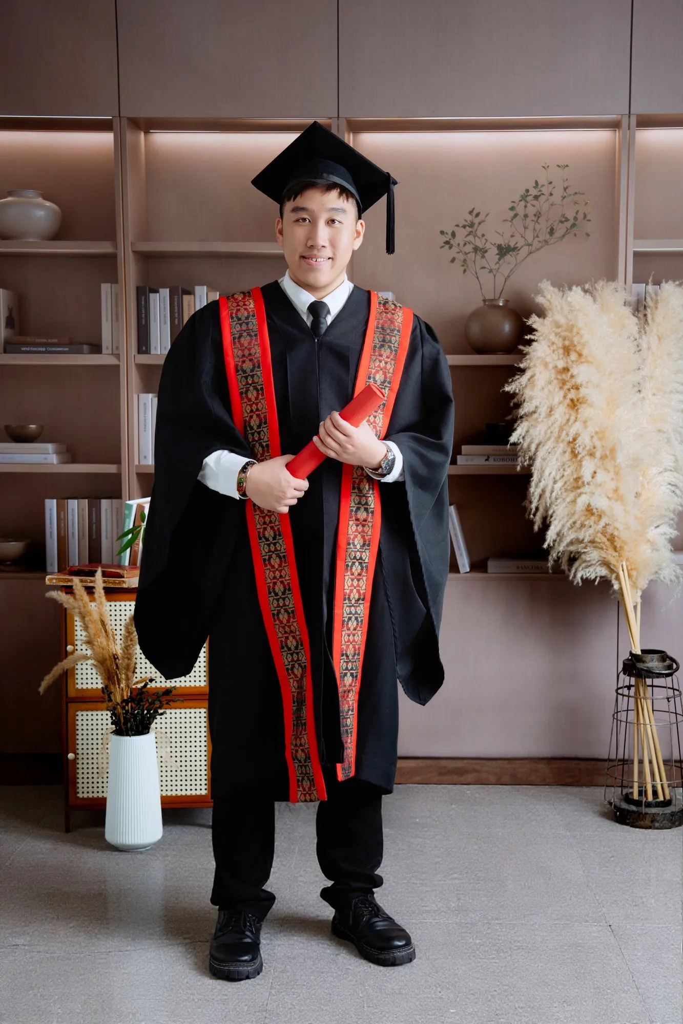 Solo UMPSA graduate portrait in Kuantan studio