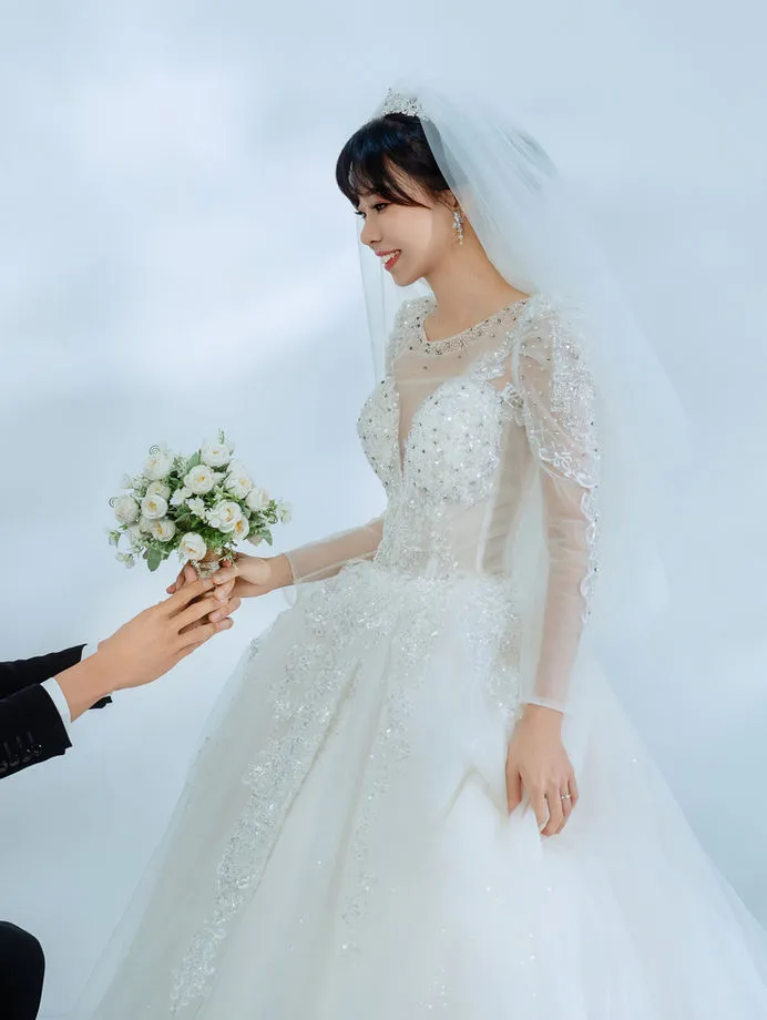 Indoor pre-wedding studio photography in Kuantan 01