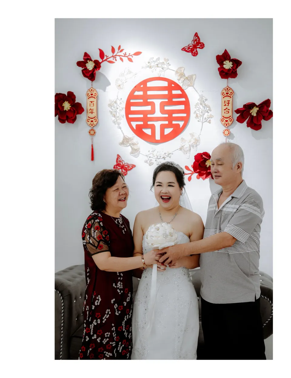 Calvin Yin & Vicky Phong guest candid wedding photo, quiet in-between moment frame 18, by Famous Bridal Kuantan