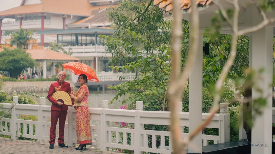 Michel & Yee Ning quiet couple portrait on wedding day, family memory frame 11, by Famous Bridal Kuantan