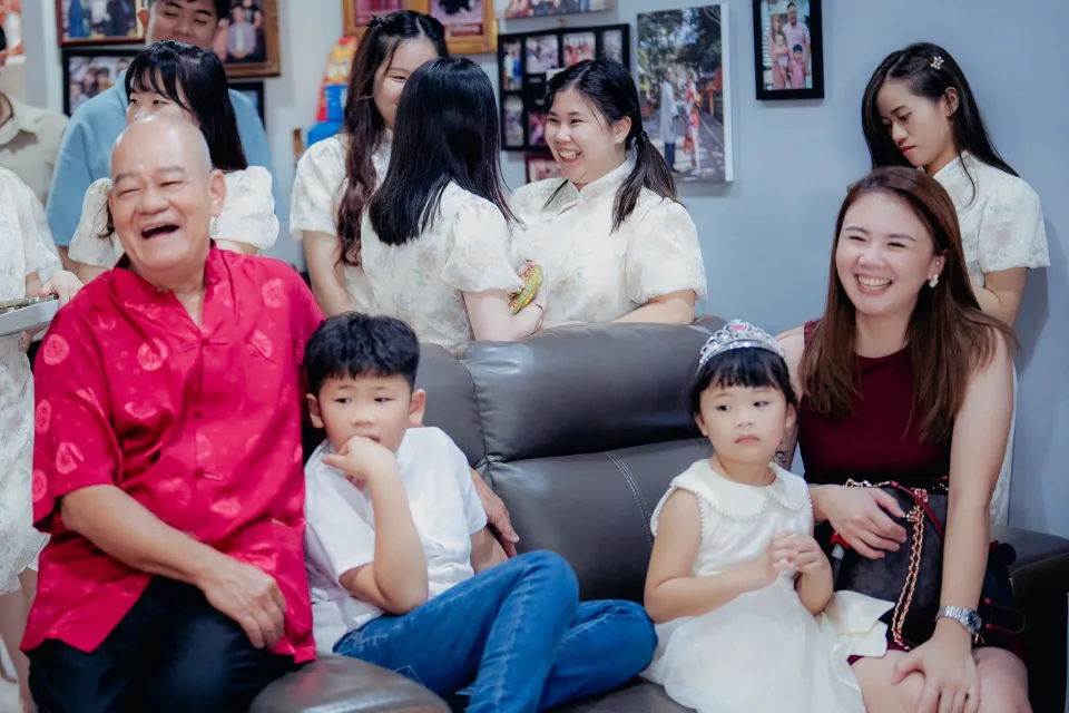Song Run & Sue Xin bride preparation photography, album detail frame 52, by Famous Bridal Kuantan