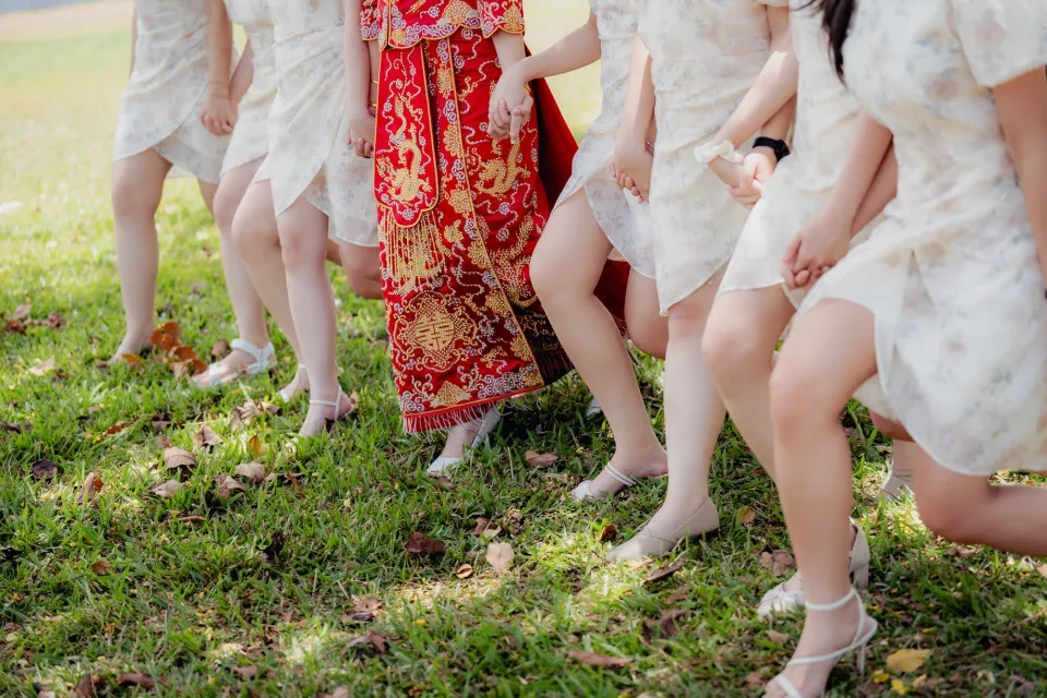 Song Run & Sue Xin bride preparation photography, album detail frame 92, by Famous Bridal Kuantan