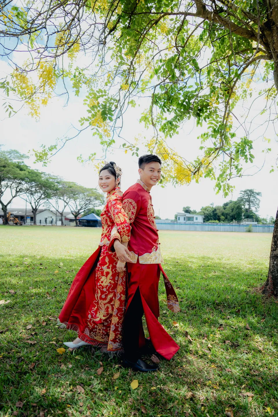 Song Run & Sue Xin traditional Chinese wedding detail, quiet in-between moment frame 130, by Famous Bridal Kuantan