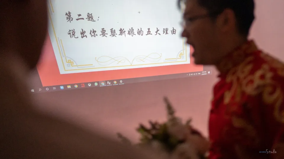 Zhen Hui & May Lee wedding dinner celebration photo, guided portrait sequence frame 54, by Famous Bridal Kuantan