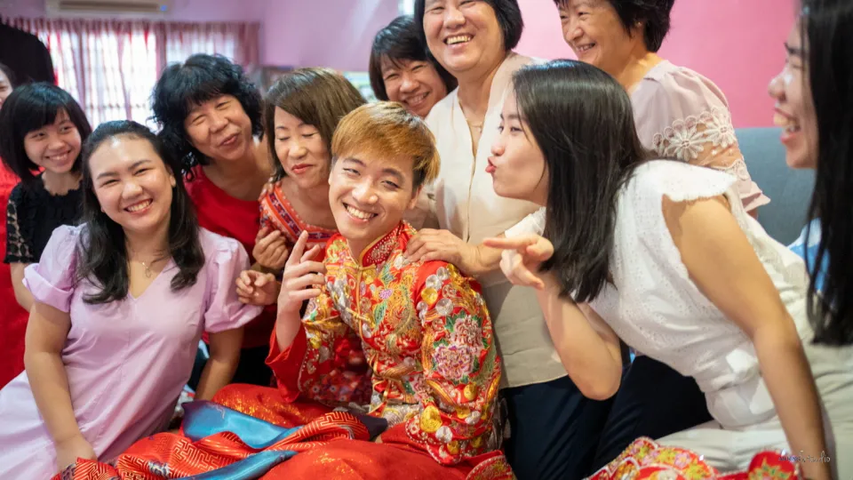 Zhen Hui & May Lee groom preparation photography, story opener frame 33, by Famous Bridal Kuantan