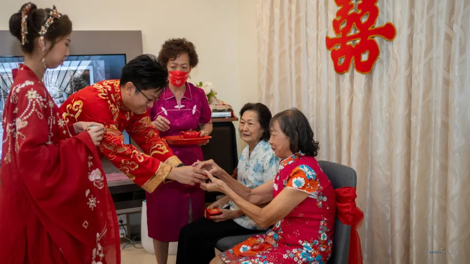 Zhen Hui & May Lee guest candid wedding photo, guided portrait sequence frame 118, by Famous Bridal Kuantan