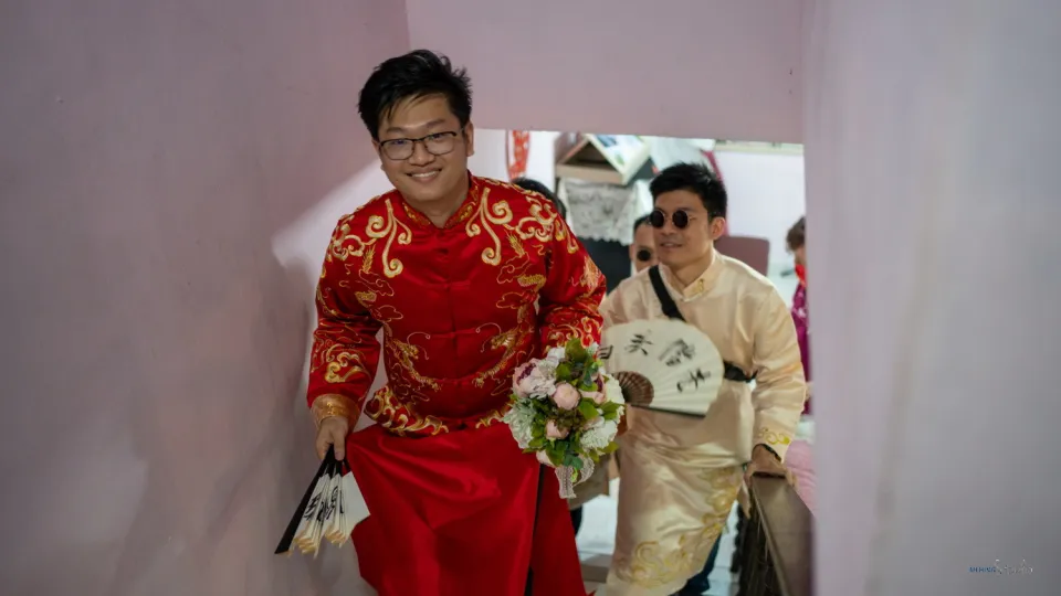Zhen Hui & May Lee traditional Chinese wedding detail, quiet in-between moment frame 50, by Famous Bridal Kuantan