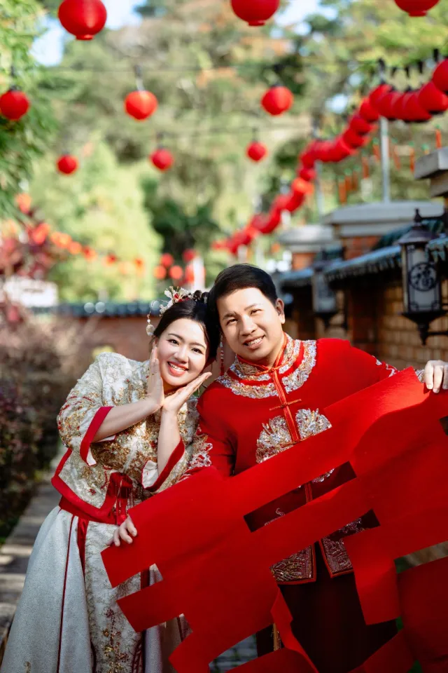 SO 1233 3880 | Famous Bridal